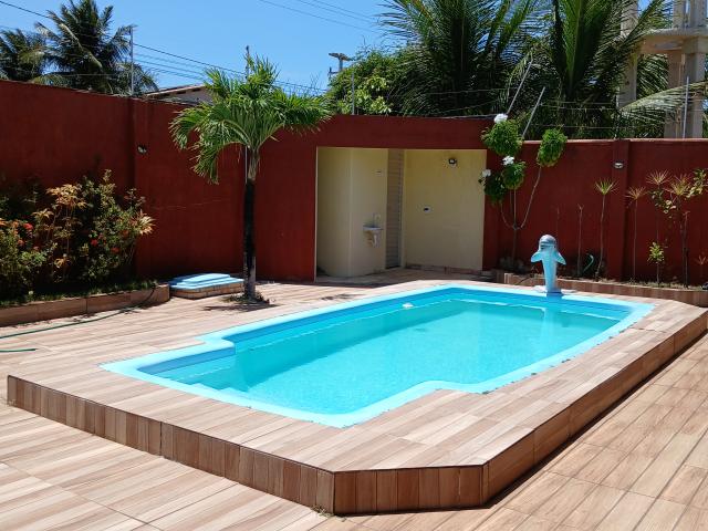 Casa com Piscina e Espaço Gourmet no Centro de Extremoz