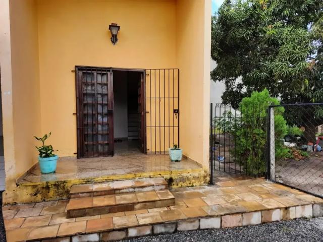 Casa com piscina e espaço gourmet para venda com 310 metros quadrados com 3 quartos