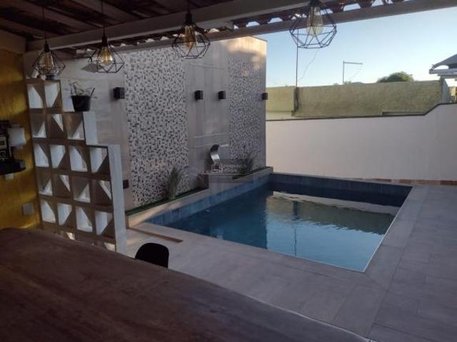 Casa com Piscina e Loja Frontal – 3 Quartos 2 Suítes – Bairro São Benedito | Santa Luzia