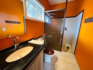 Casa com piscina e lazer privativo