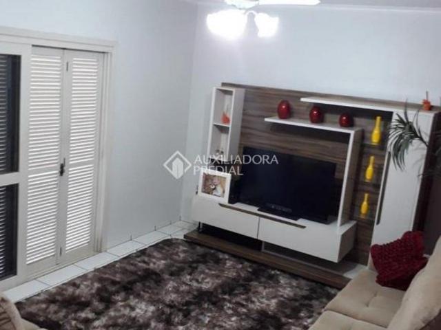 Casa com piscina em Arroio do Meio