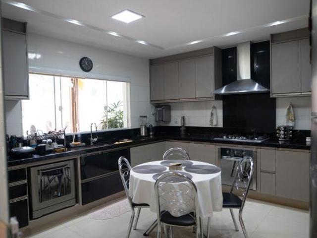 Casa com piscina em Sobradinho