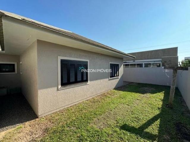 Casa com piscina próxima da praia em Atlântida Sul