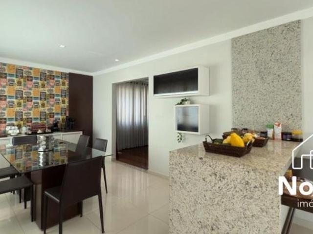 Casa com piscina, semimobiliada à venda Zona 02 Cianorte PR, próximo ao Cianorte Clube: 4 quartos, 1