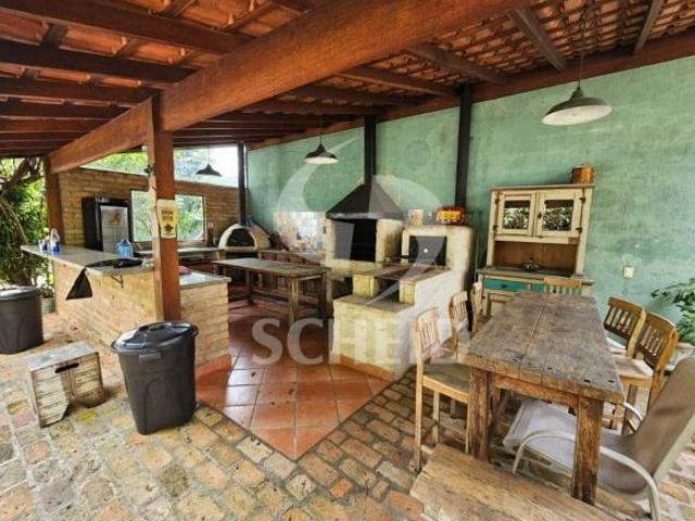 Casa com piscina 5 dormitórios, sendo 4 suites, 5 vagas, 582 m2