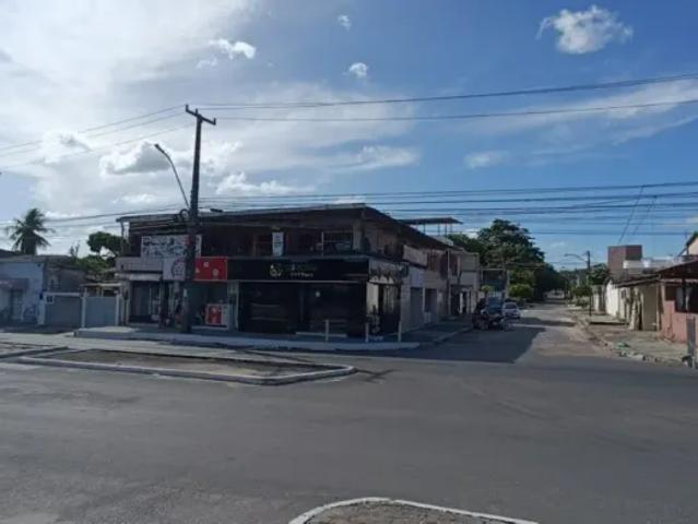 Casa com pontos comerciais de frente ao carrefour