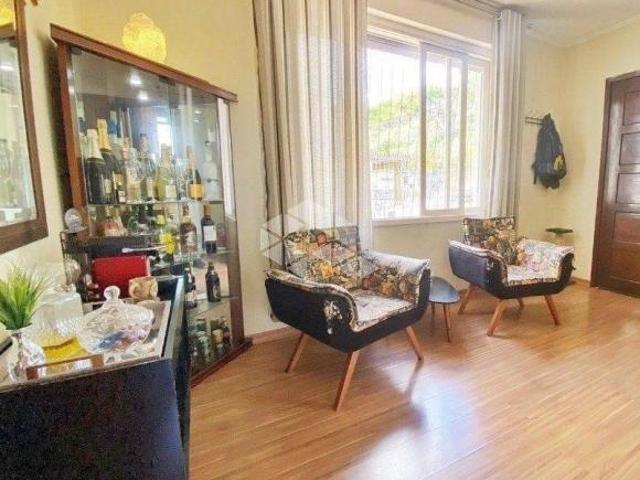 Casa com possibilidade de uso comercial ou residencial na Avenida Nonoai