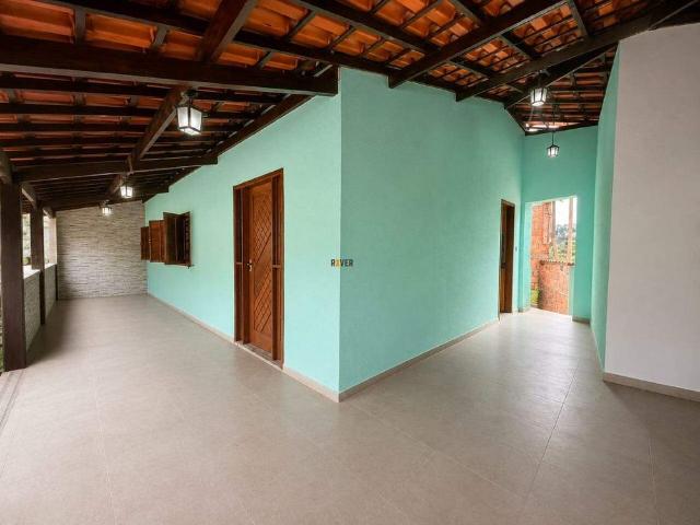 Casa com quintal no Miramar