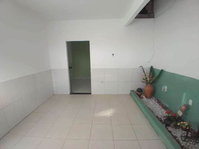Casa com Quintal para Alugar no Tomba, Feira de Santana