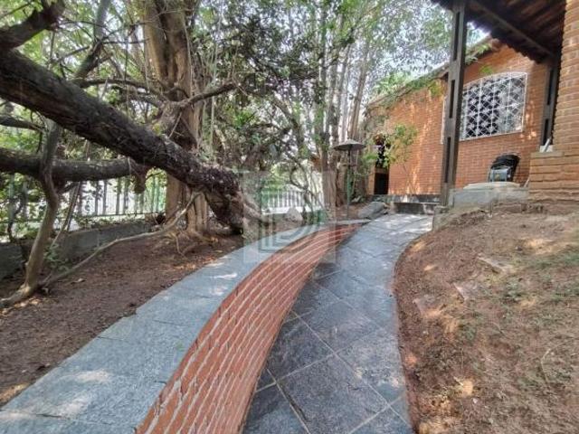 Casa com quintal 3 dormitórios, 3 vagas de garagem Conj. Residencial Butantã