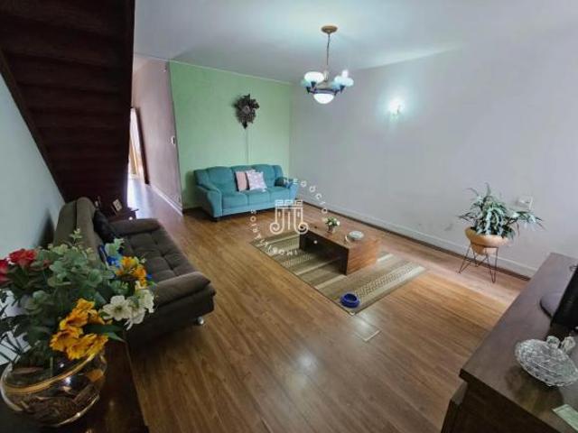 CASA COM SALÃO COMERCIAL E EDÍCULA À VENDA NO BAIRRO VILA ARENS JUNDIAÍ