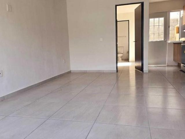 CASA COMO NUEVA 3 HABITACIONES Y 3 BAÑOS COMPLETOS