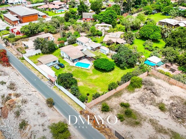 Casa como Terreno en Cieneguilla, 2,506 m², Piscina, 3 Dorm 2 Bungalows, Pozo Agua, arboles fruta