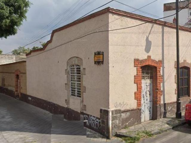 Casa como terreno en Esquina, centro de Tlalpan, CDMX