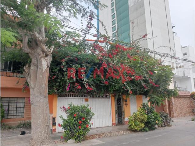 Casa Como Terreno En Excelente Ubicacion