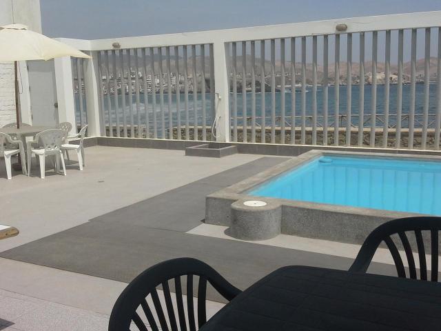 Casa como terreno en Peñascal, San Bartolo. Malecon. Doble frente. Vista al Mar y Vista a Parque