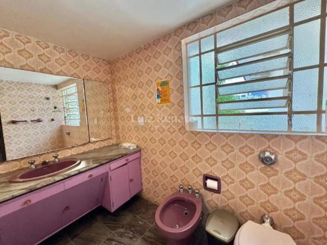Casa comercial à Venda no bairro Floresta