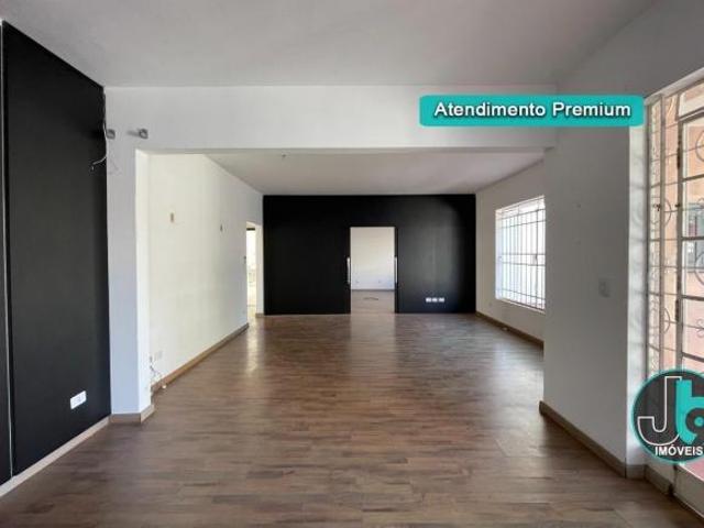 Casa Comercial à Venda 160m² no Bigorrilho com 4 salas, 1 banheiro, 1 vaga de garagem. Região valori
