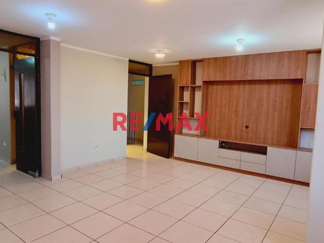 Casa Comercial A 3 Cuadras Del Mall De Porongoche