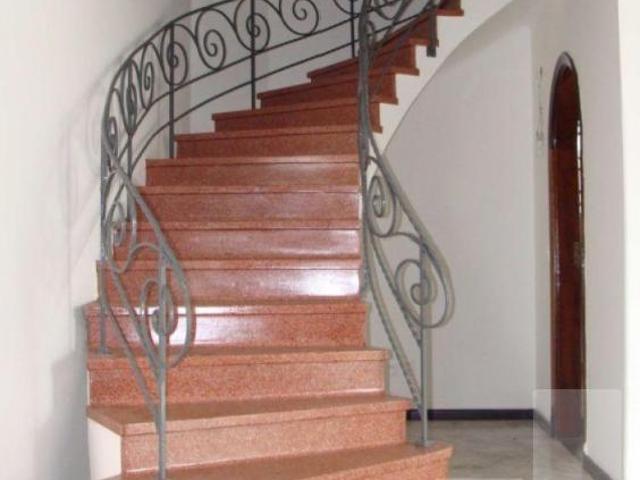Casa Comercial com 330m, 4 dormitórios, 3 vagas em ótima localização!
