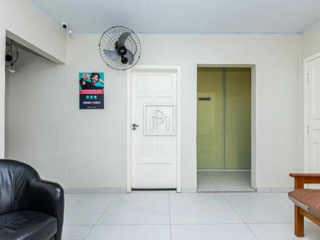 Casa comercial com quintal no ecoville