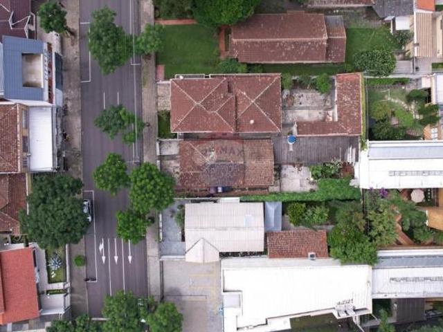 Casa Comercial com terreno de 396 m²
