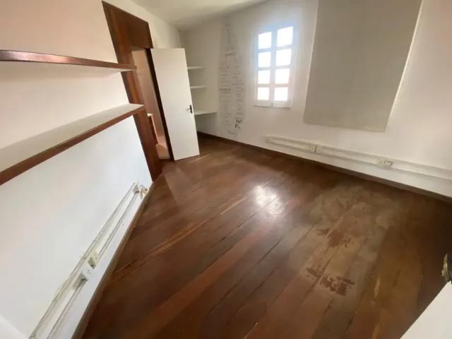 Casa Comercial disponível para locação, Ampla no Inácio Barbosa – 6 Quartos, 4 Salas e 360m²