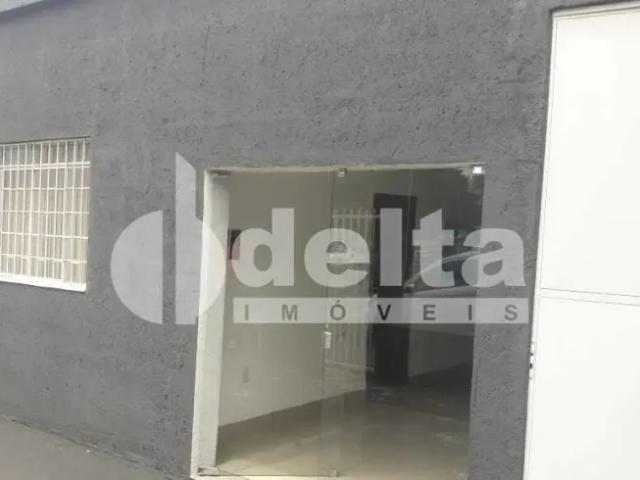 Casa comercial disponível para locação no bairro Lidice em Uberlândia MG
