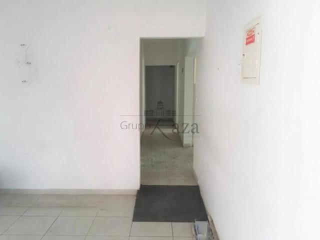 Casa Comercial e Residencial Vila Adyana 2 Edículas 480m²