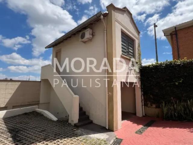 Casa comercial em Higienópolis com 300m² de área útil e 864m² de terreno