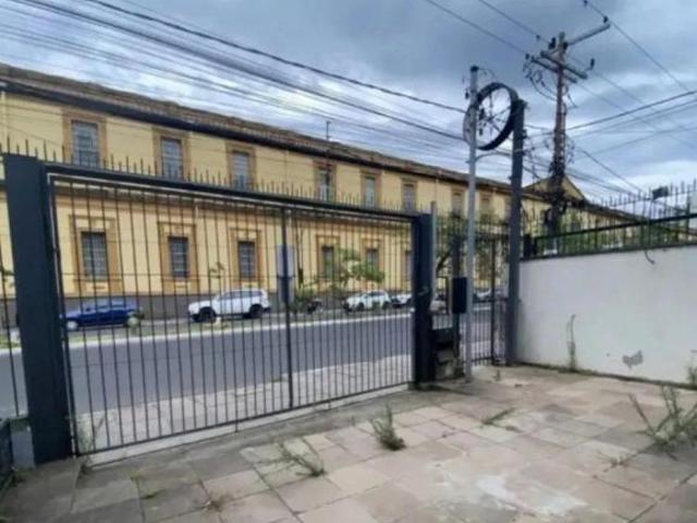 Casa Comercial em Santana
