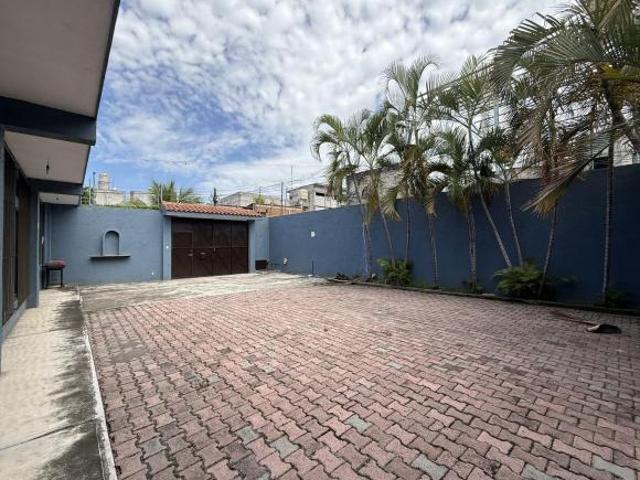 Casa comercial en venta