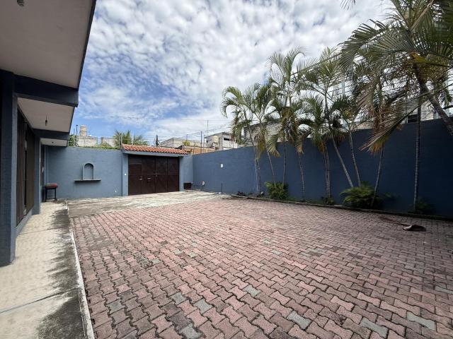 Casa comercial en venta