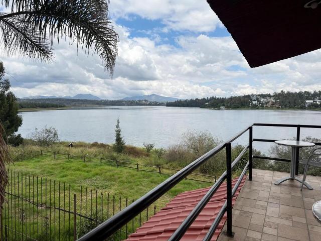 Casa comercial en Venta en Bosques del Lago