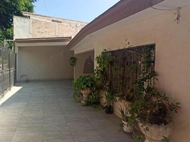 CASA COMERCIAL EN VENTA EN COLONIA BELLAVISTA EN GOMEZ PALACIO