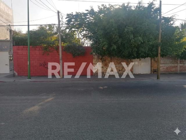Casa Comercial en Venta sobre la Calzada El Sumidero