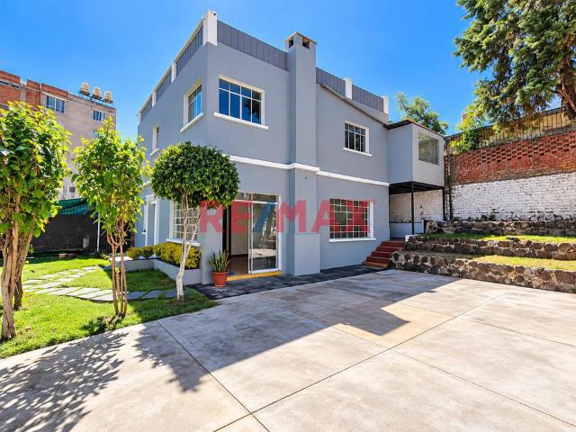Casa Comercial En Alquiler Vallecito