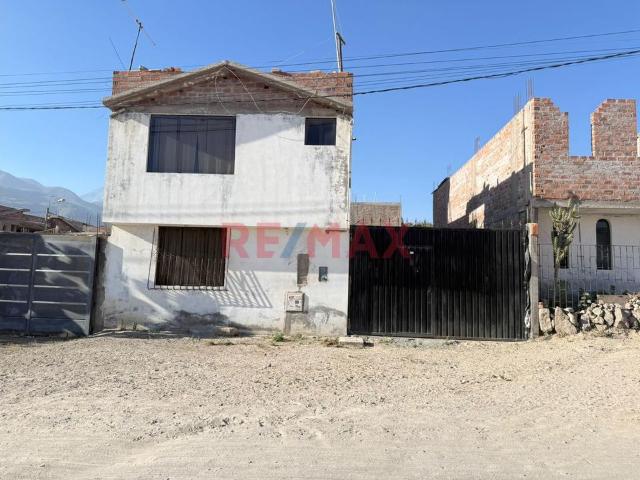 Casa Comercial En Alquiler Solo Para Empresas Cualquier Rubro En Peruarbo En Cerro Colorado