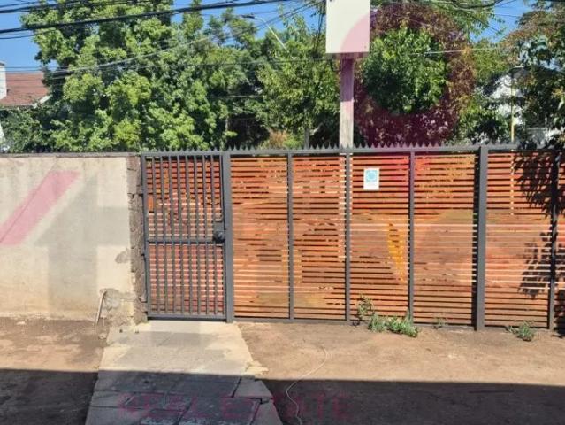 Casa comercial en arriendo cercana a metro escuela militar