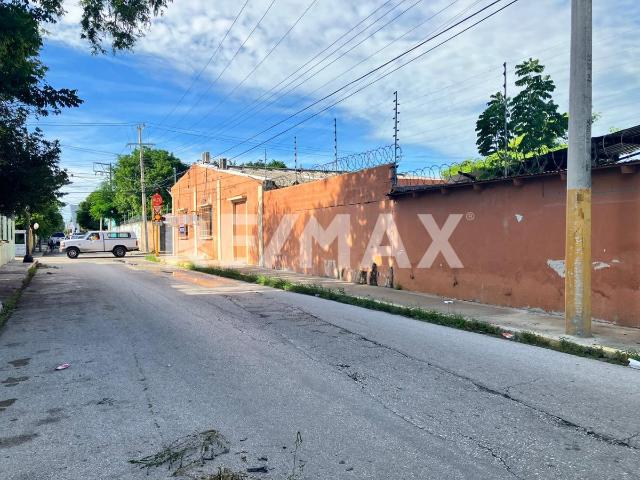 Casa Comercial en Esquina con