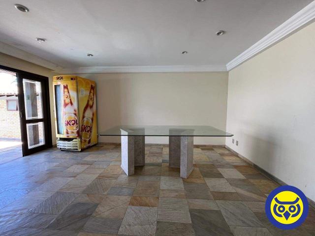 Casa Comercial na Região de Coqueiros