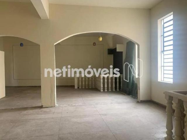 Casa comercial no Lagoinha