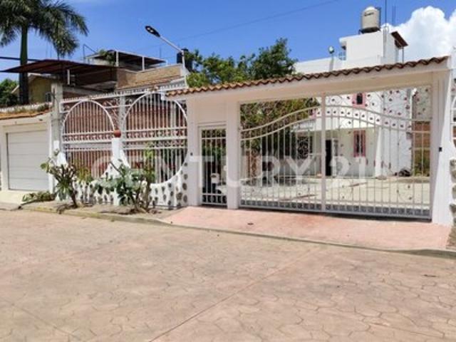 CASA COMERCIAL O HABITACIONAL EN RENTA – XOXOCOTLÁN