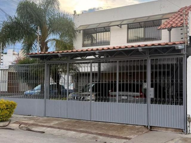 CASA COMERCIAL / OFICINAS PLANTA ALTA EN COLONIA PANORAMA