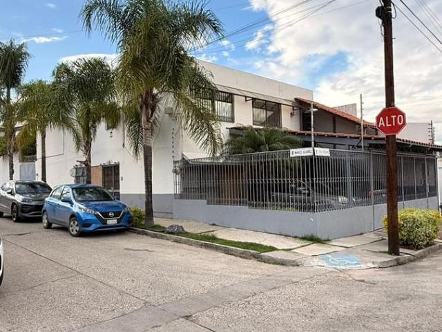 CASA COMERCIAL / OFICINAS PLANTA ALTA EN COLONIA PANORAMA