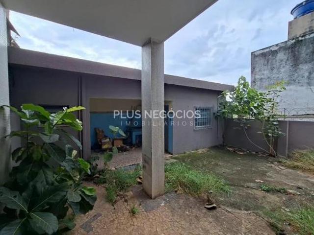 Casa comercial para venda e locação na Av General Carneiro, excelente opção para comercial ou moradi