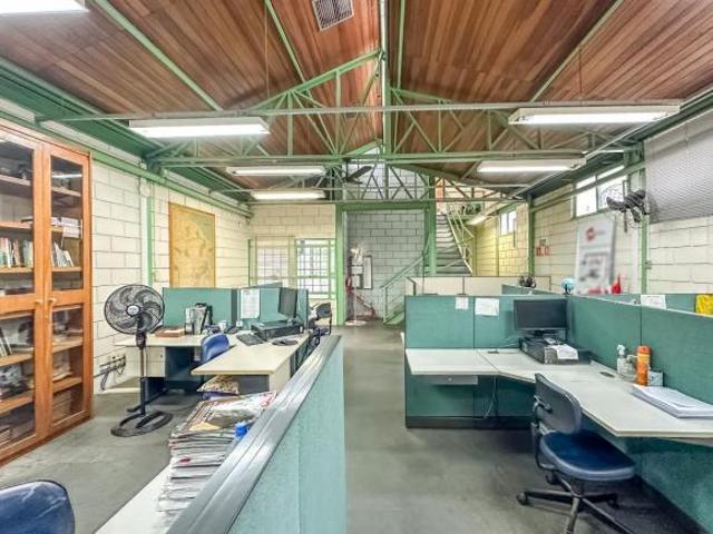 Casa para venda em Água Branca com 7 banheiros, 2 vagas, 436m²