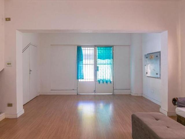 Casa para venda em Pacaembu com 5 banheiros, 7 vagas, 320m²