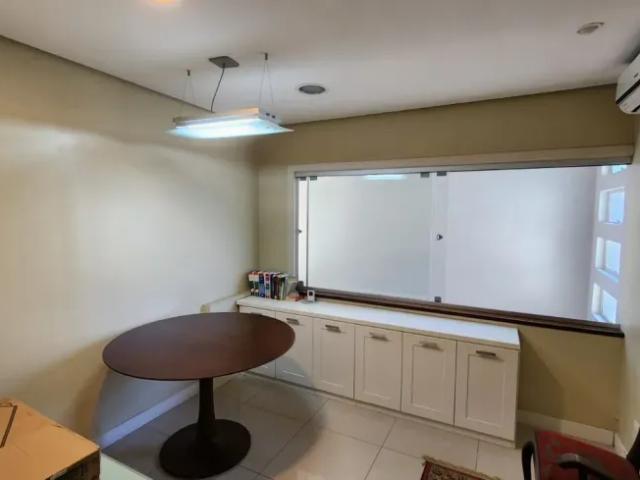 Casa Comercial Premium no Menino Deus Ideal para Clínicas e Escritórios