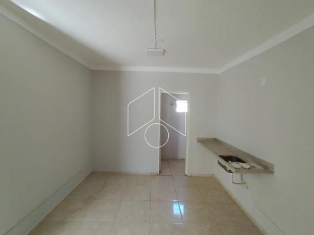 Casa compacta com 2 banheiros e garagem no bairro Boa Vista, Marília